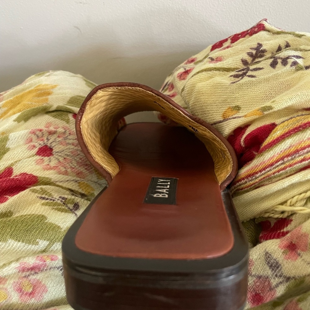 Bally men’s slip on classic brown leather basket weave. Great condition 8 1/2. - Picture 4 of 5